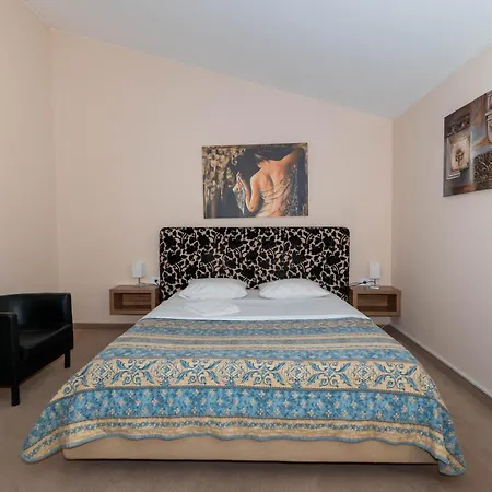 Paquito Otel
