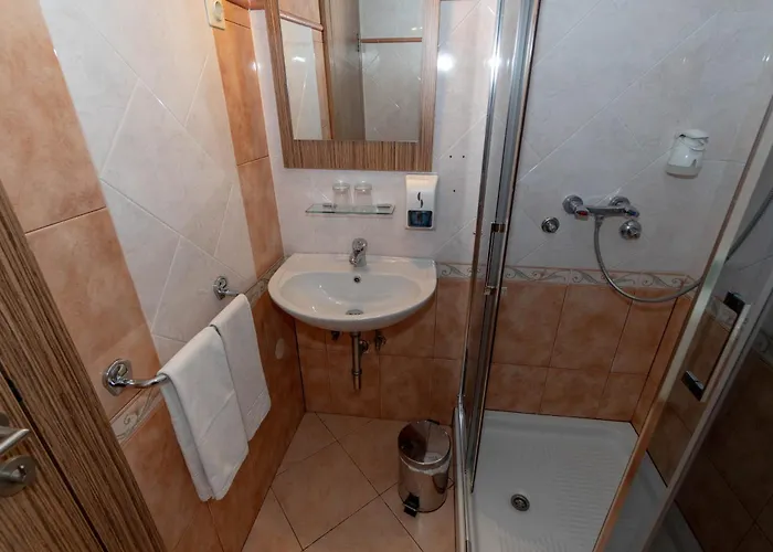 Paquito 2* נובה גוריקה